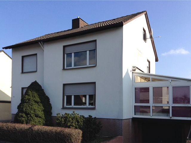 Anröchte: Zweifamilienhaus mit Garage, Keller und Garten - Richter